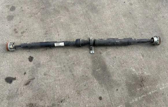 Dodge Challenger Rear driveshaft/prop shaft 68272626AC 68272626A VX3PX208730106