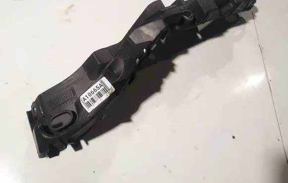 Renault Laguna III Rear bumper mounting bracket p0012679