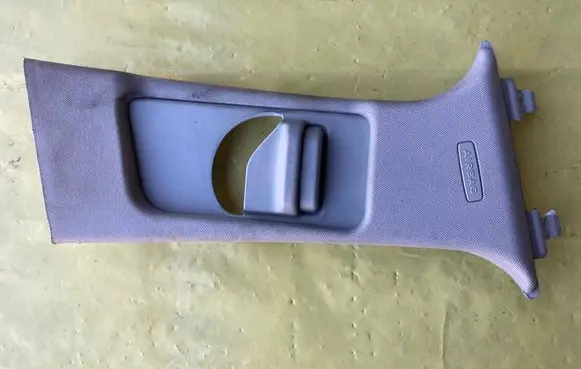 Mercedes-Benz C W204 (B) pillar trim (top) A2046900225 A2048600230