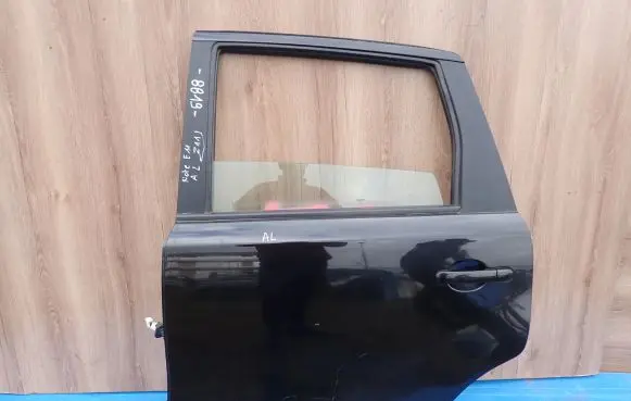 Nissan Note (E11) Rear door