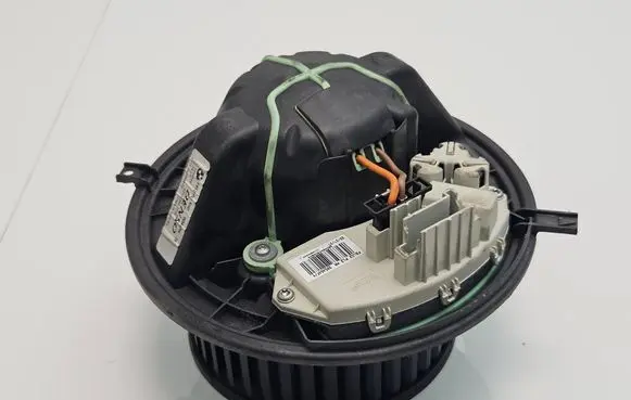 BMW 1 E82 E88 Heater fan/blower 6933664 985467W CZ1163407736