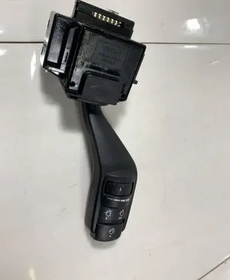 Ford Focus Wiper control stalk 17D940