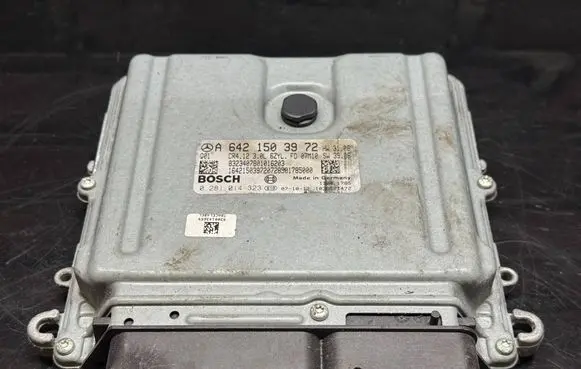 Mercedes-Benz E W211 Engine control unit/module A6421503972 0281014323