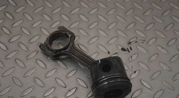 Fiat Punto (199) Piston 2239