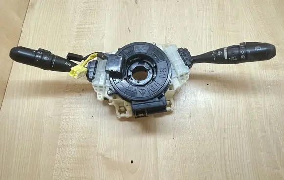 Mitsubishi Lancer X Wiper turn signal indicator stalk/switch 8600A332XA