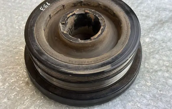 BMW 5 E60 E61 Crankshaft pulley 