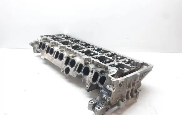 BMW 3 E90 E91 Engine head 7800003