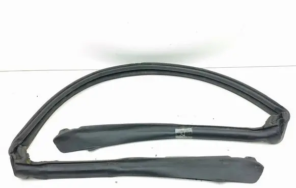 Nissan 350Z Rubber seal front coupe door window 