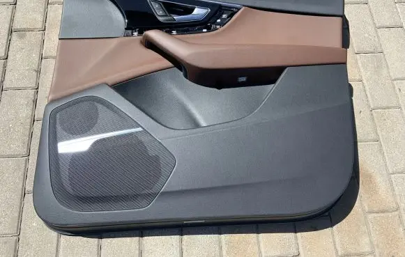 Audi Q7 4M Front door card panel trim 4M1867106E 4M1867106