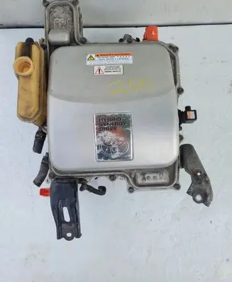 Voltage converter inverter