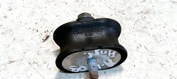 Audi A4 S4 B7 8E 8H Gearbox mount G2295020