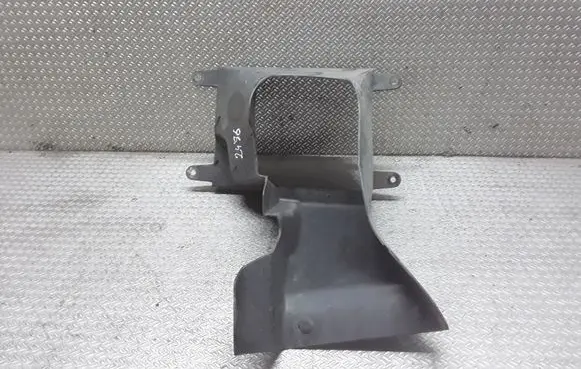 Volvo S80 Intercooler air channel guide 