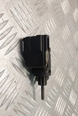 Audi A4 S4 B7 8E 8H Brake pedal sensor switch 3B0945511C