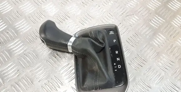 Hyundai Santa Fe Gear lever shifter trim leather/knob