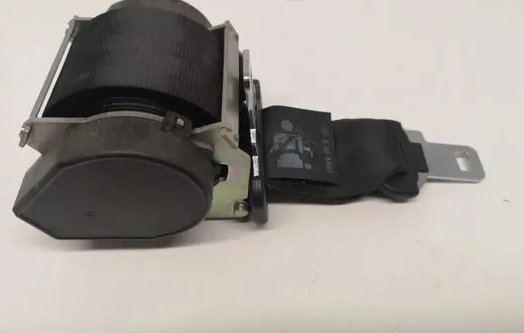 Dacia Lodgy Middle seatbelt (rear) 