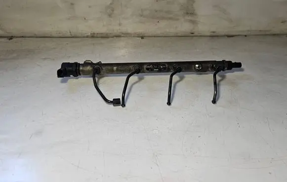 Mercedes-Benz Vito Viano W639 Fuel main line pipe A6110700395 0445214038 A6110780449