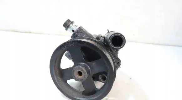 Toyota Avensis Verso Power steering pump 1F07795