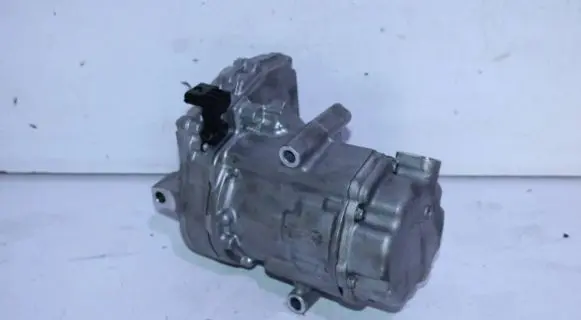 Renault Captur II Air conditioning (A/C) compressor (pump) 926000464R 04F02710