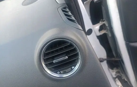 Peugeot 3008 I Dash center air vent grill
