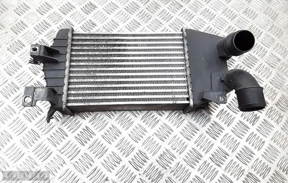 Opel Zafira B Intercooler radiator 13240831