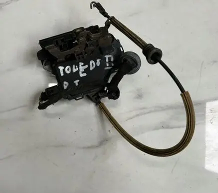 Seat Toledo IV (NH) Rear door lock