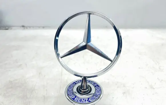 Mercedes-Benz E W211 Manufacturer badge logo/emblem