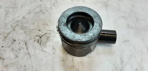Piston