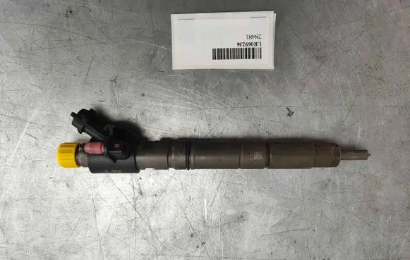 Land Rover Range Rover L405 Fuel injector LR069236