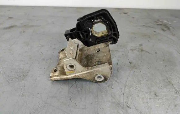 BMW 7 F01 F02 F03 F04 Radiator mount bracket 51117186513 7186513