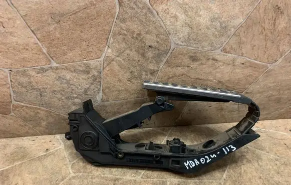 Mercedes-Benz SL R230 Accelerator throttle pedal A2303000104
