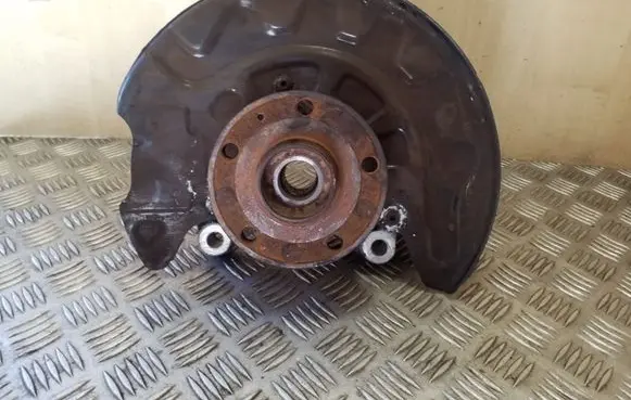 Volkswagen PASSAT B8 Front wheel hub 5Q0407258C