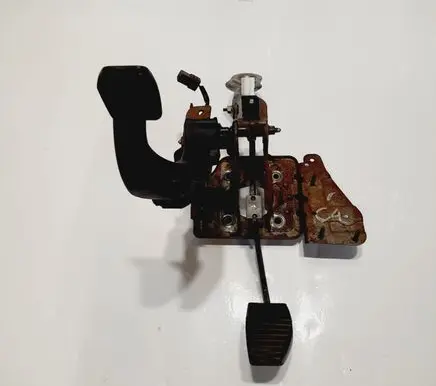 Peugeot 307 Brake pedal bracket assembly 9650774380307