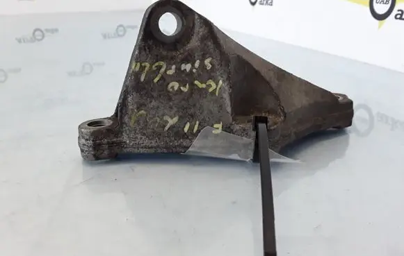 BMW 5 F10 F11 Fuel pump bracket 13517810698