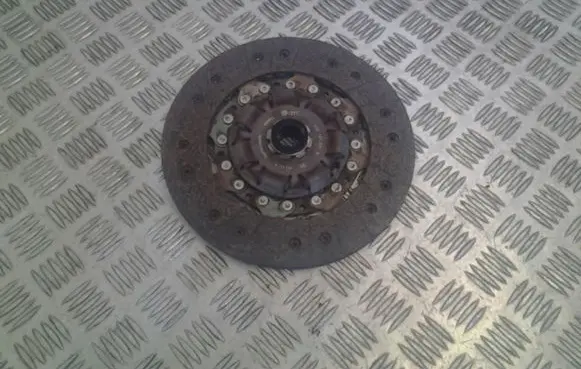 Volkswagen Golf V Clutch pressure plate 022141031S
