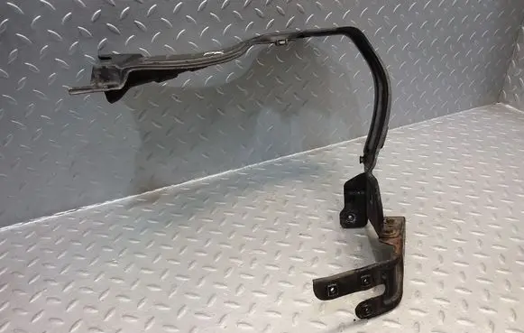 Mercedes-Benz C W203 Headlight/headlamp mounting bracket