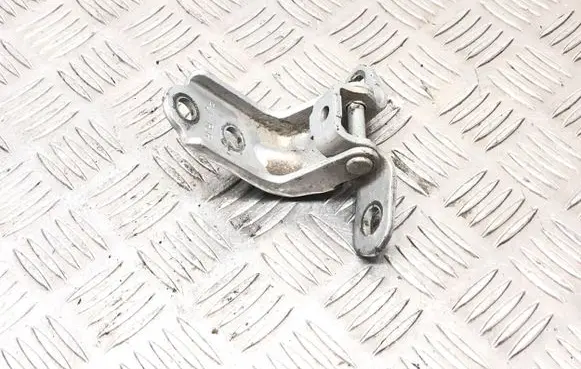 Hyundai i10 Rear door lower hinge