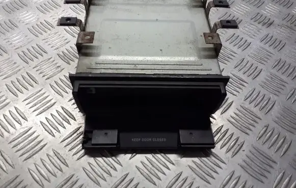 Ford Mondeo Mk III CD/DVD changer 1S7F18C830AA