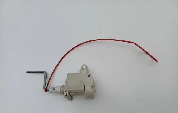 Audi A6 S6 C5 4B Fuel tank cap lock 4B9862153