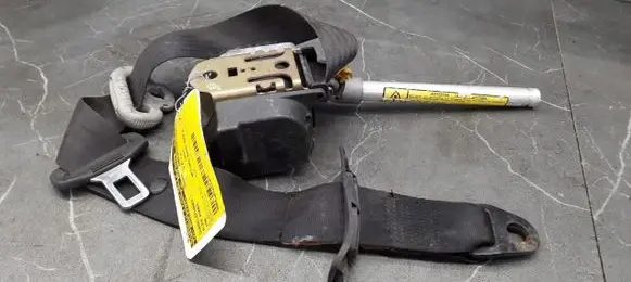 Alfa Romeo 156 Front seatbelt