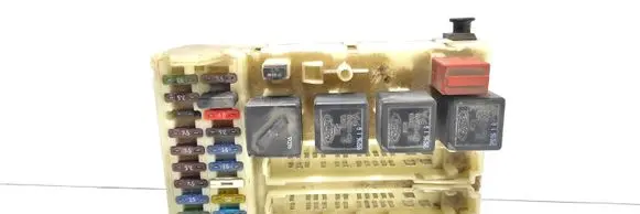 Ford Mondeo MK II Fuse module 93BG14K150AD