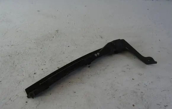 Front bumper mounting bracket