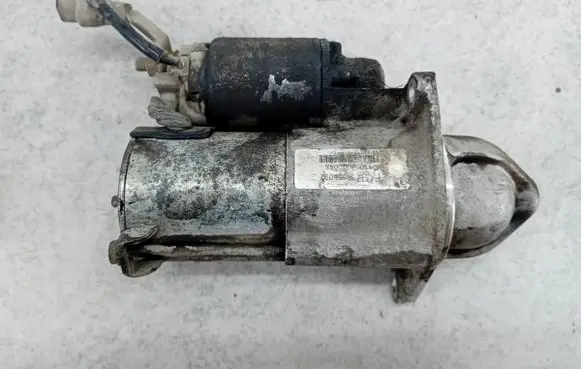 Opel Zafira B Starter motor 55556092