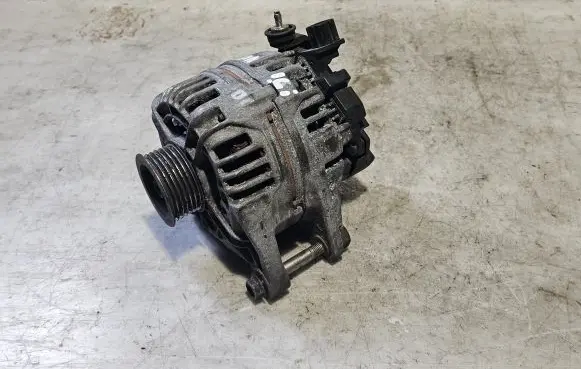 Toyota Corolla Verso E121 Generator/alternator 2706022100