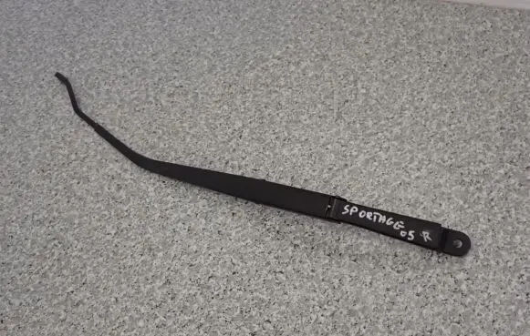 KIA Sportage Front wiper blade arm
