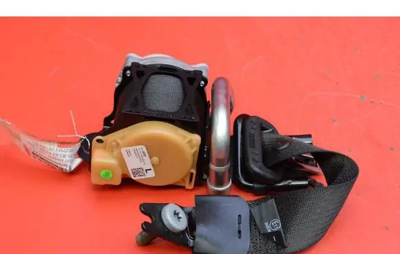 Opel Insignia A Front seatbelt 39106930