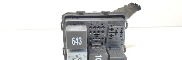 Volkswagen PASSAT B7 Fuse module 1K0937507B