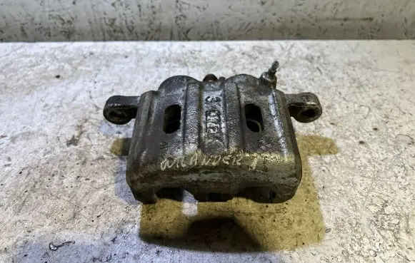 Mitsubishi Outlander Front brake caliper