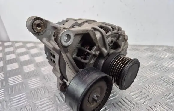 Mercedes-Benz E W212 Generator/alternator A0009060922 0125711100