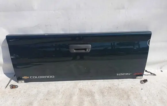 Chevrolet Colorado Pickup box tonneau cover 