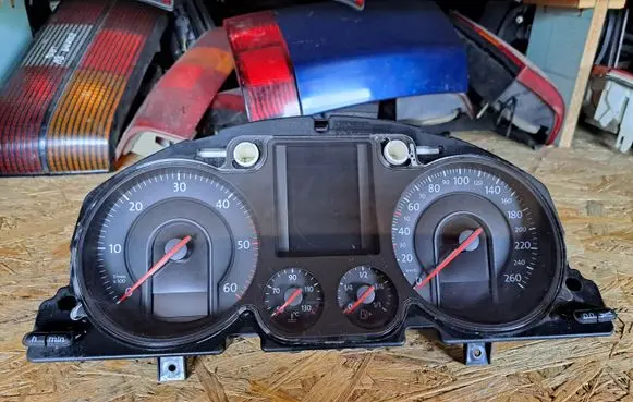 Volkswagen PASSAT B6 Speedometer (instrument cluster) 3C0920870A V0017000